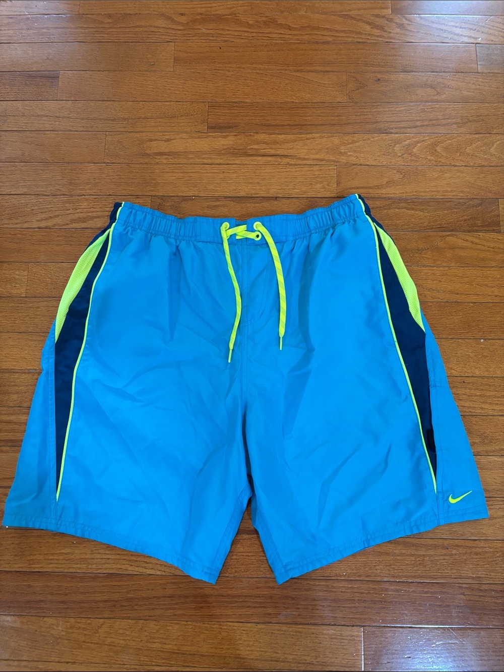 Men’s Nike Teal Blue Swim Trunks size Xl